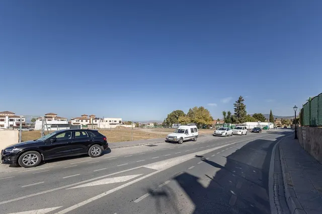 Solar de 1.175 m2 en Ogijares — 13