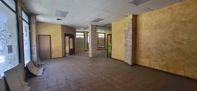 SE VENDE LOCAL COMERCIAL A 2 CALLES, CHAFLÁN EN ARQUITECTO VANDELVIRA. CON MULTITUD DE POSIBILIDADES — 7