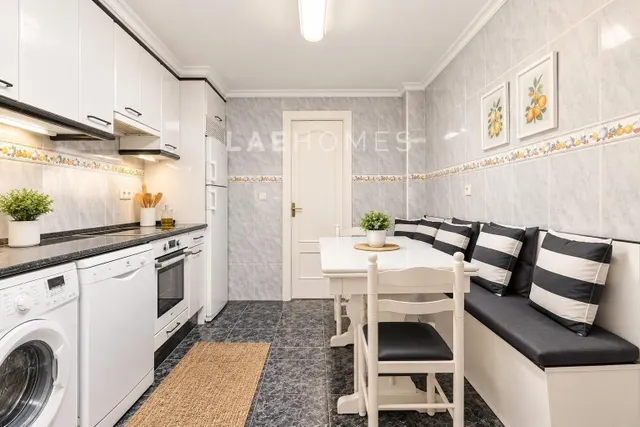 Vivienda a reformar junto a la parte vieja de san sebastián. — 14