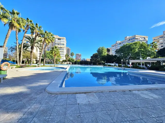 Vive la luz y el espacio en este amplio piso de Garden Playa! — 41