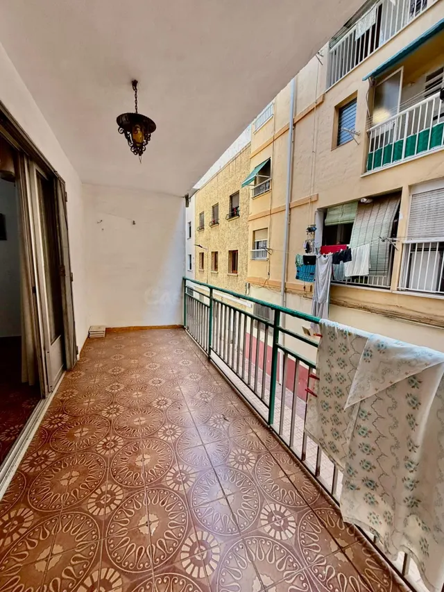 ¡EN EXCLUSIVA! AMPLIO PISO EN EL CENTRO DE BENIDORM A 300 ME - foto 3