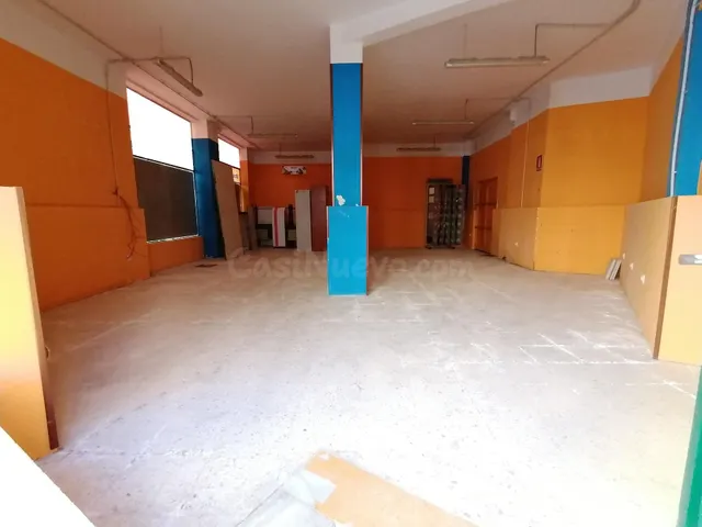 Local Comercial en Alquiler, Junto a La Cruz - Canovas - foto 2