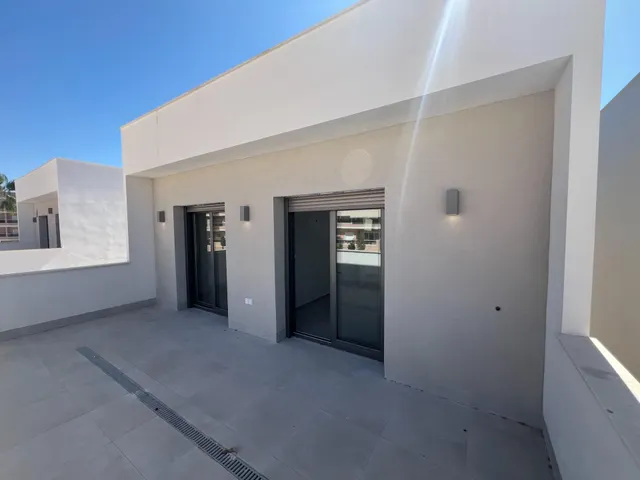 NUEVA VILLA CON PISCINA PRIVADA — 3