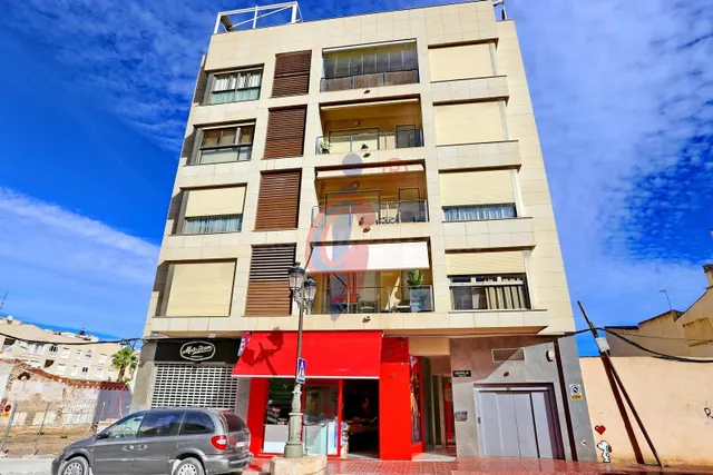 ESPACIOSA VIVIENDA EN EL CENTRO DE GUARDAMAR DEL SEGURA — 2