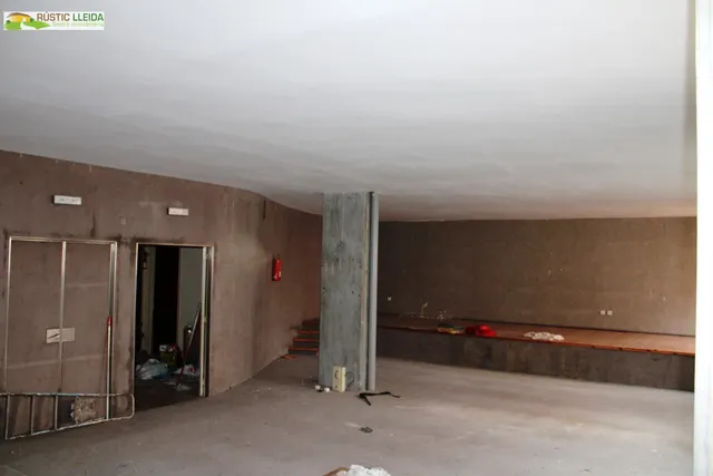 ¡Oportunidad en Tàrrega! Local comercial de 89 m2. — 4