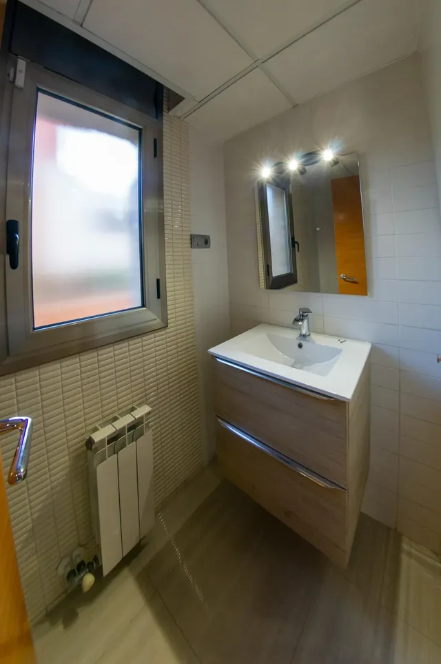 CASA ESQUINERA DE 5 habitaciones EN BARENYS — 7
