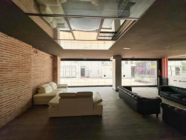 Local comercial 219m² en venta - Marbella — 12