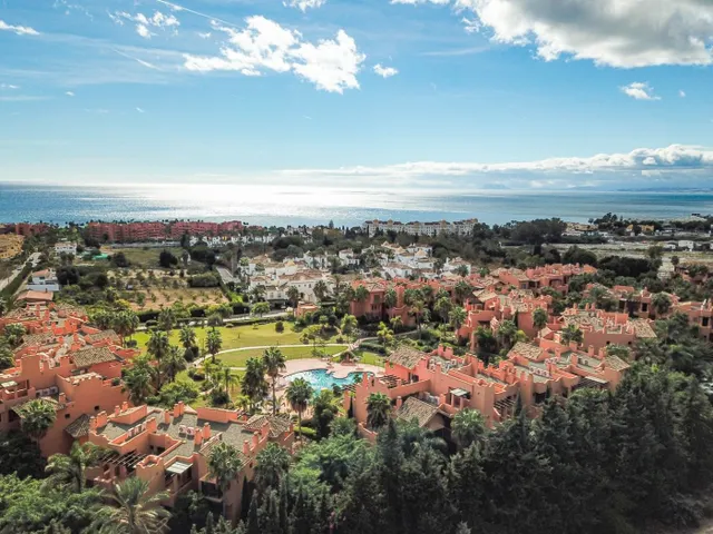 Elegante apartamento en primera planta con vistas panorámicas al mar en Sotoserena – Nueva Milla de Oro, Estepona — 3