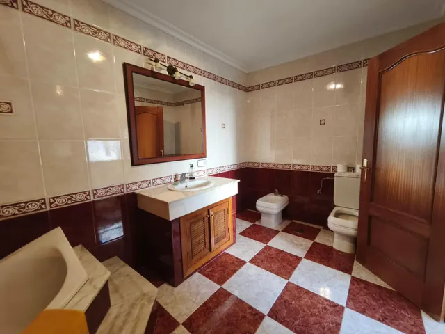 VIVIENDA UNIFAMILIAR CON COCHERA EN PEDRO ABAD! — 17