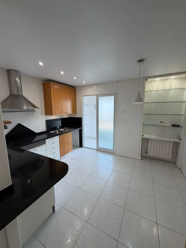 Magnifico piso en juan carlos i — 9