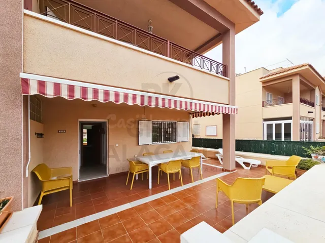 Beautiful 3-Bedroom Corner Bungalow with Private Garden and  - foto 5