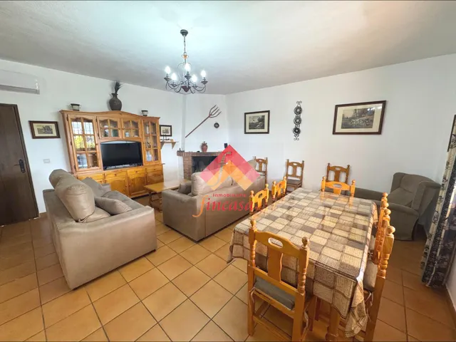 ESTUPENDA CASA DE CAMPO EN AMPLIA PARCELA — 2
