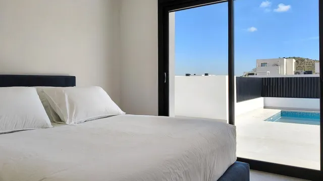 Villa de lujo de 4 dormitorios con piscina privada y vistas a la montaña en Ciudad Quesada, Costa Blanca — 17