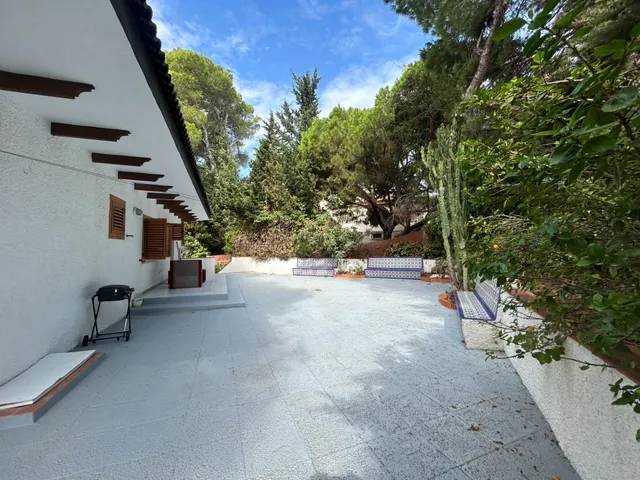 VILLA DE 7 DORMITORIOS Y 3 BAÑOS EN DEHESA DE CAMPOAMOR (ORIHUELA COSTA) — 10