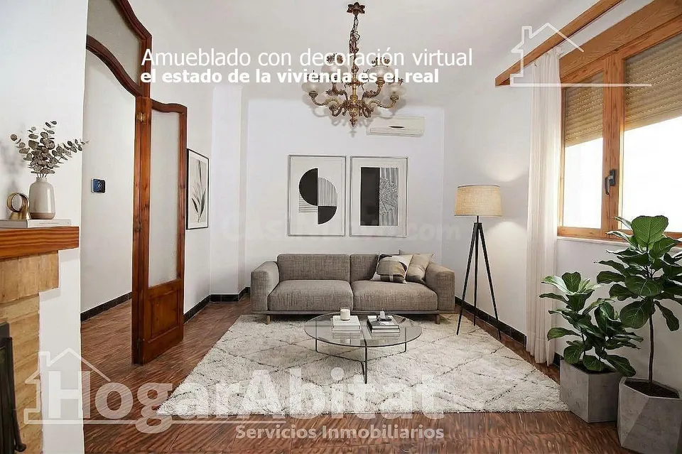¡Centro de Pego! Ático dúplex amplio, esquinero y semireformado con terraza y trastero