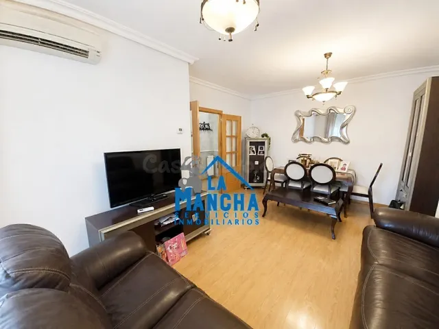 *240.000€* INMOBILIARIA LA MANCHA VENDE PISO EN EL BARRIO SA - foto 4