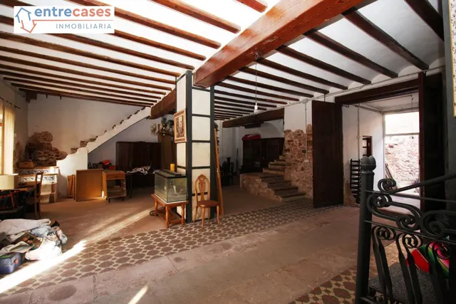 CASA DE PUEBLO EN FAURA ESPACIOSA MUCHAS POSIBILIDADES PRECI - foto 2