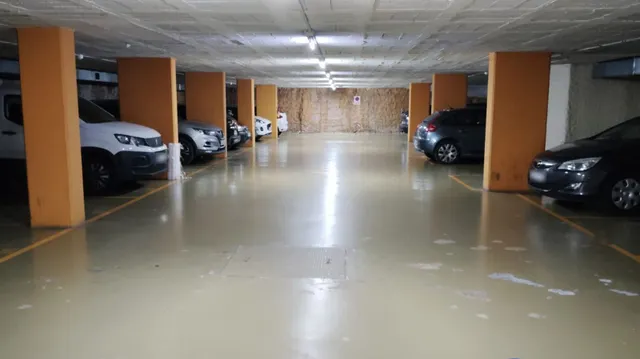 Parking 8m² en alquiler - Casc Antic — 14