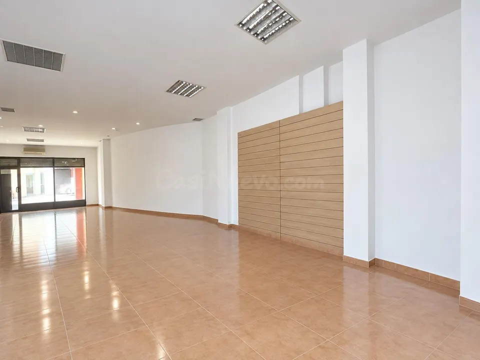 Local en puerta del sur a nivel de calle