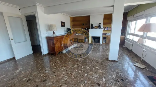 Amplia vivienda con espectaculares vistas en Gran Vía de Vig - foto 3