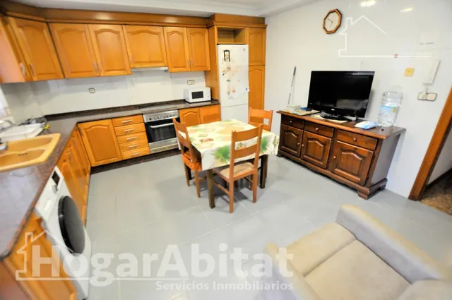 Casa amplia y luminosa con tres terrazas y gran garaje, en el centro — 12