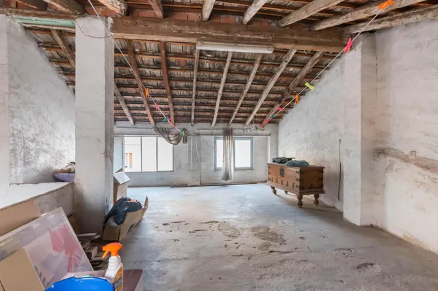 Casa con garaje de 106 m2, buhardilla y 3 plantas en el centro de molina — 26