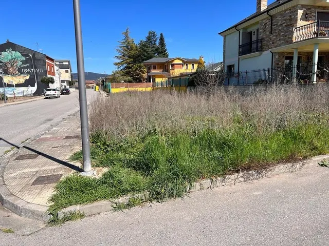 SE VENDE SOLAR EN CACABELOS CON 50 METROS DE FACHADA - foto 4
