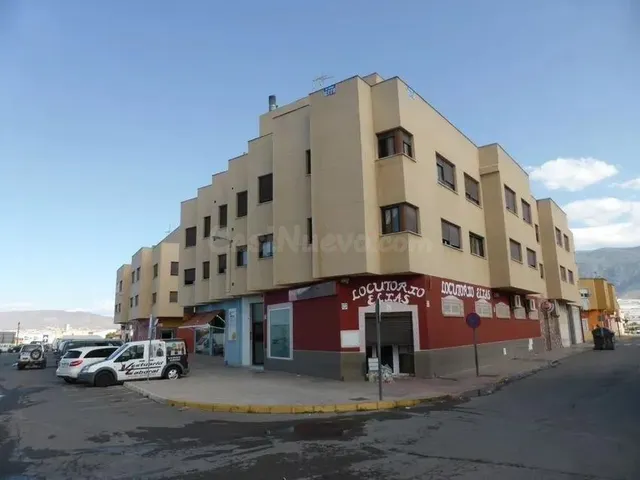 Se vende piso OKUPADO en Ejido (Almería). - foto 2