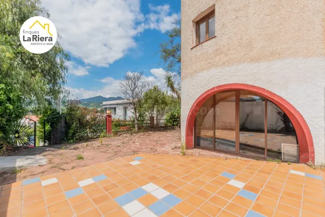 FANTÁSTICA VIVIENDA UNICA EN SU ESTILO ! - foto 3