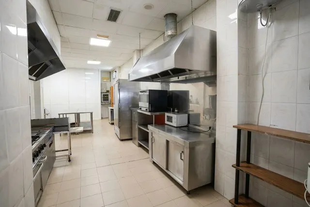 Local comercial de hostelería con gran terraza y salón de eventos en Guadiana. — 48