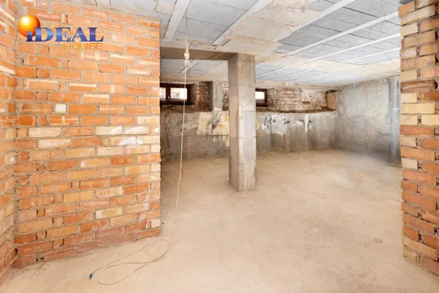 LOCAL EN VENTA JUNTO PLAZA ISABEL LA CATÓLICA — 9