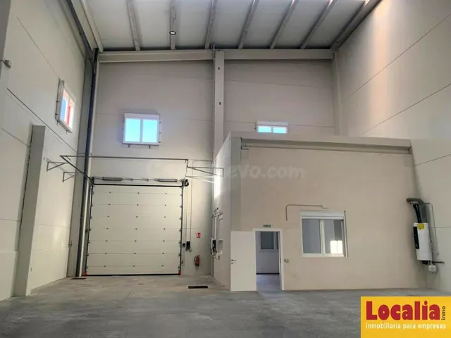 A estrenar nave moderna en Valladolid - foto 2