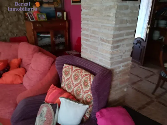 Casa magnifica, de dimensiones extraordinarias a veinte minutos andando del centro. — 6