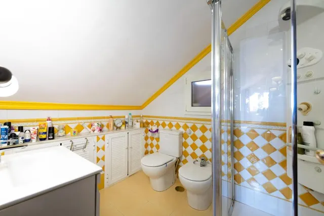 DOS CHALETS  A 100 METROS DE LA PLAYA, RINCON DE LA VICTORIA — 53