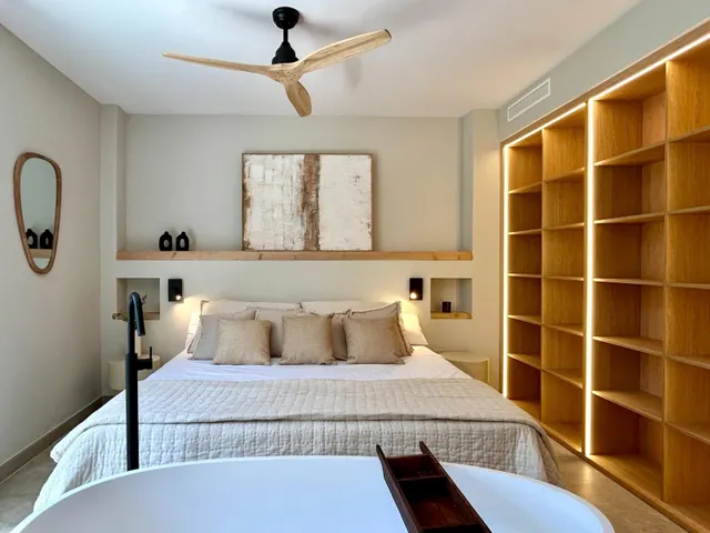 Espectacular vivienda reformada con jardín privado en Palm Beach, Marbella — 39