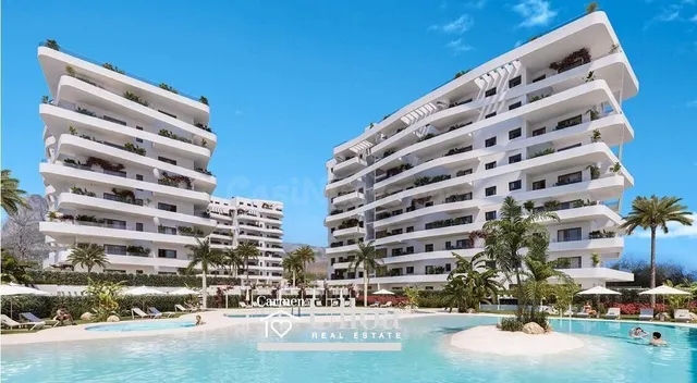 LUZ MEDITERRÁNEA A UNOS PASOS DEL MAR EN VILLAJOYOSA. — 3