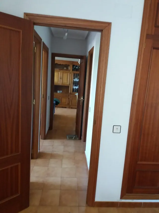SE VENDE PISO DE 3 HAB.,SALÓN, COCINA, BAÑO, TERRAZA ACRISTALADA Y TRASTERO EN MANSILLA DEL ESLA. — 17