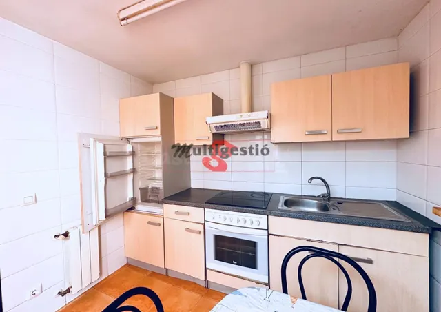 CALONGE: PLANTA BAJA EN VENTA. ESTADO A REFORMAR. ZONA 5 MIN - foto 2