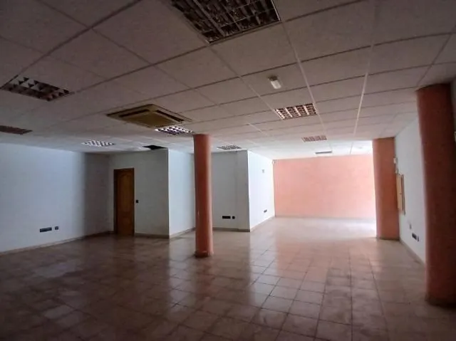 LOCAL COMERCIAL EN VENDA A SANTA MARGARIDA DE MONTBUI — 3