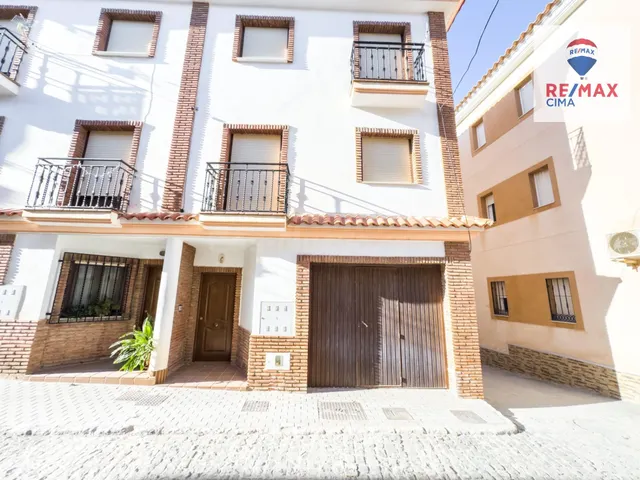 CASA FRENTE COLEGIO EN ZUJAR - foto 4
