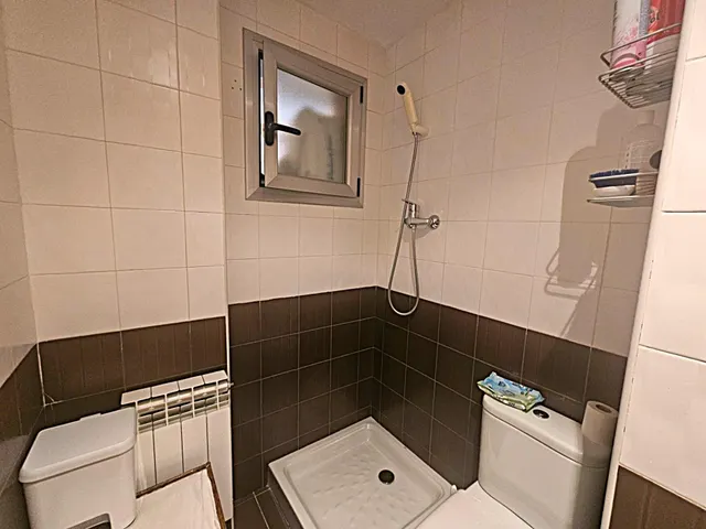 Moderno Apartamento Seminuevo en Balafia, Lleida — 16