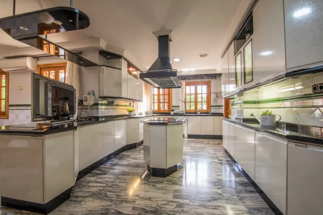 ¡villa de lujo con jardín botánico, piscina y pista de tenis en alzabares! — 32