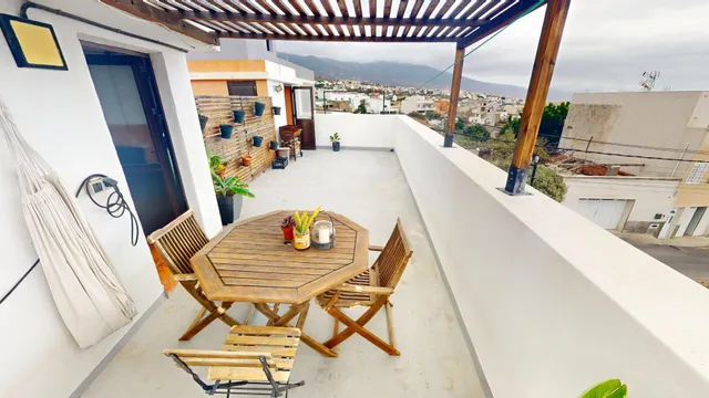 Piso con terraza y terreno en Guimar — 43