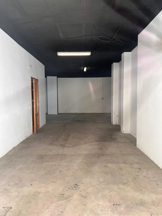LOCAL COMERCIAL MUY AMPLIO CERCANO AL METRO — 3