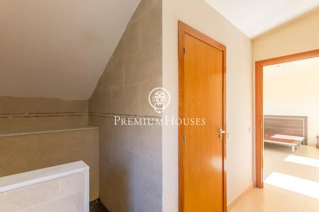 Casa independiente con vistas al mar en venta en Arenys de Mar — 26