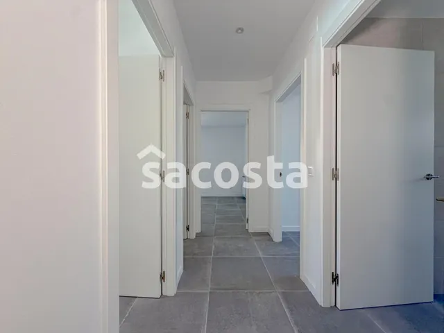 Amplio piso con  terraza, ideal como inversión o vivienda — 7