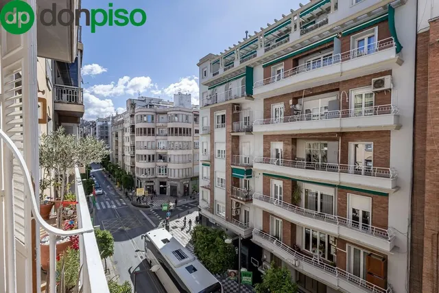 PISO COMPLETAMENTE REFORMADO EN CALLE RECOGIDAS — 4