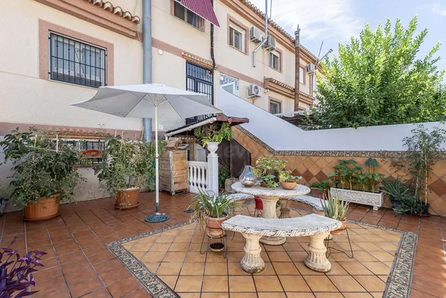 Casa en Cullar Vega con todas las comodidades a tu alcance. - foto 2