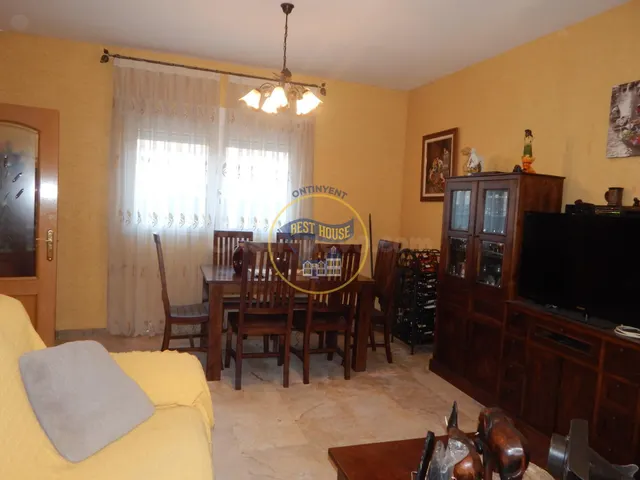 EXCLUSIVA CASA ADOSADA EN VENTA EN BOCAIRENT (VALENCIA)