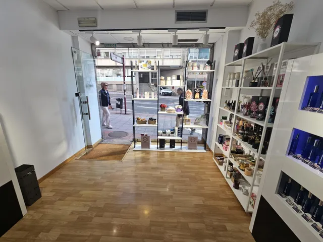 !!!!!se traspasa local comercial en plena calle centrica muy transitada en Ourense¡¡¡¡ — 17